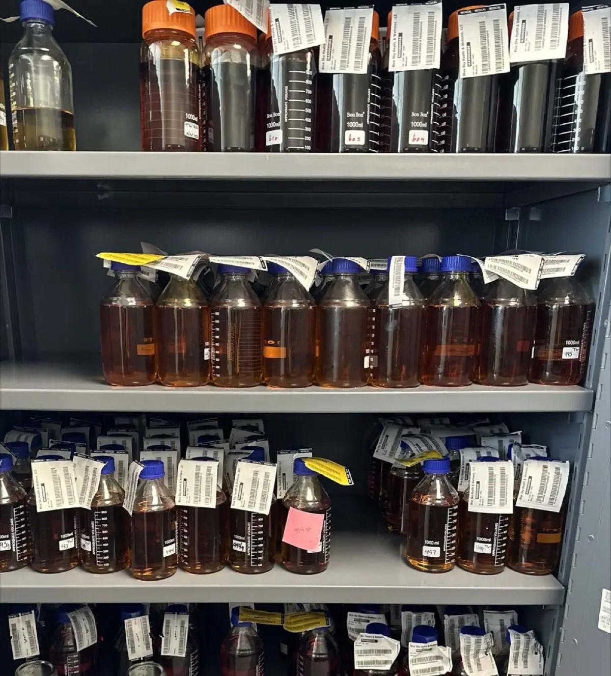 Processing jars on shelving